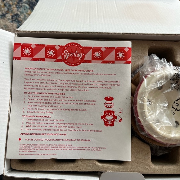 **RESERVED** Scentsy 2014 Limited Edition Nutcracker Warmer w/Ornament - Picture 6 of 13